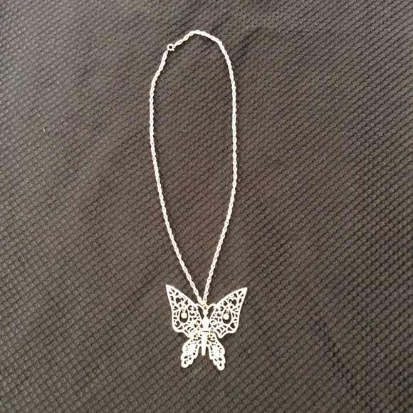 Vintage 1970’s Butterfly necklace. - Picture 2 of 6